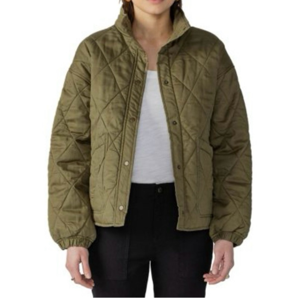 Women’s button up quilted jacket